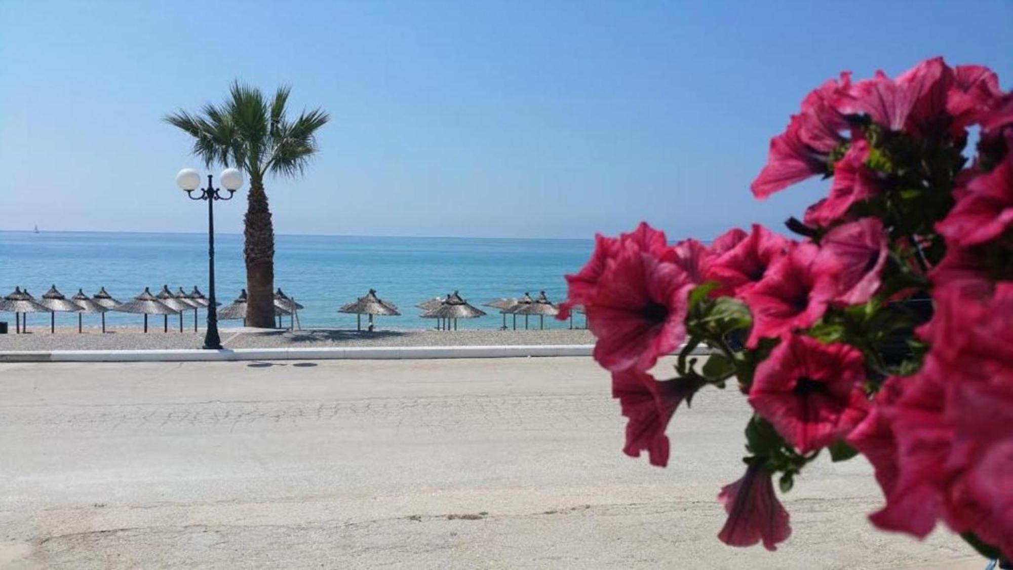 Whitesands Beach Resort Paralia Vrachou Exterior photo