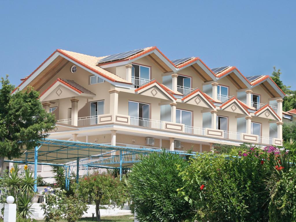 Whitesands Beach Resort Paralia Vrachou Exterior photo