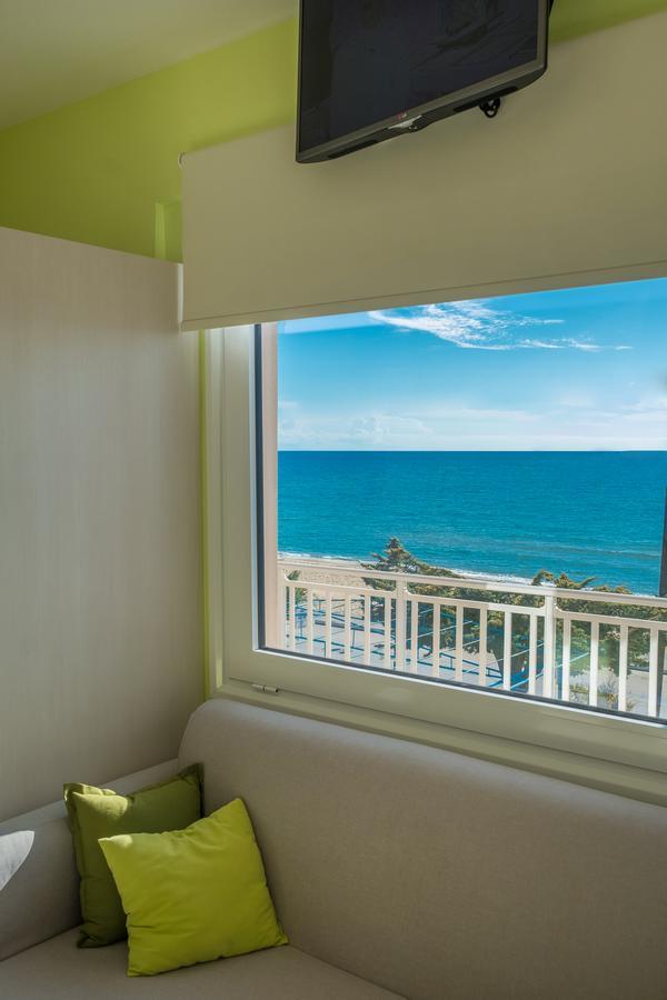 Whitesands Beach Resort Paralia Vrachou Exterior photo